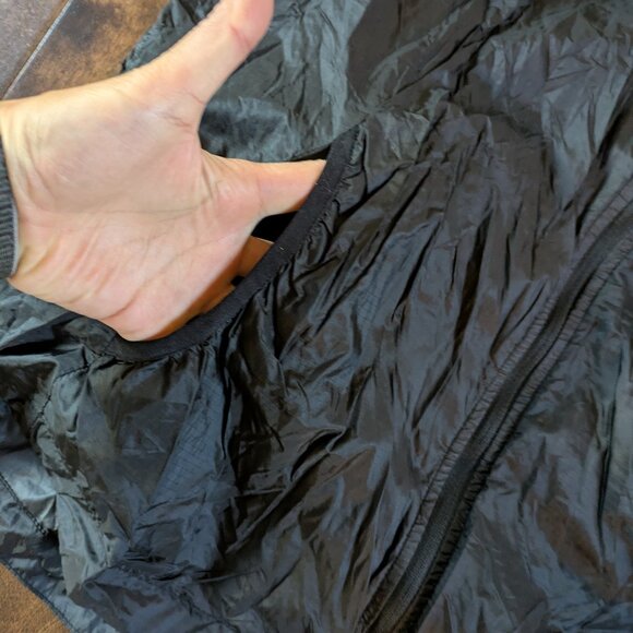 Eddie Bauer Women’s Packable Wind Jacket - Picture 7 of 10